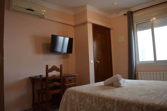 Imagen de la habitación del Hotel Do&ntilde;a Carmen, Ronda. Foto 12