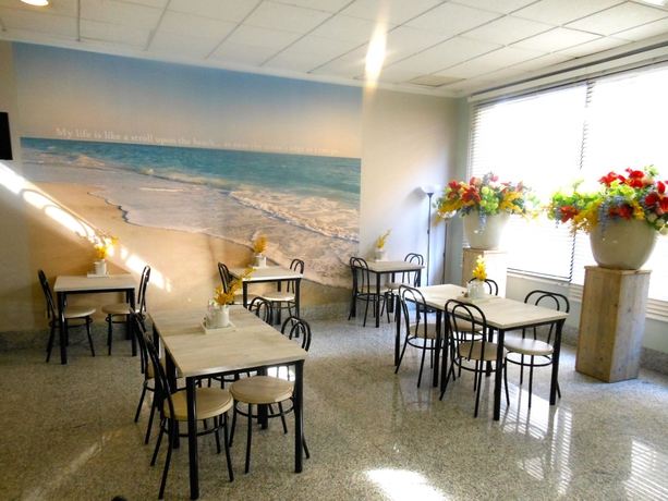 Imagen del bar/restaurante del Hotel Doña Catalina. Foto 5