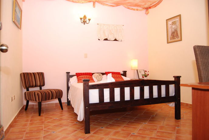 Imagen de la piscina del Hotel Doña Elvira, Zona Colonial. Foto 16