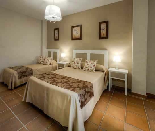 Imagen de la habitación del Hotel Doña Lina. Foto 7