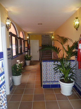 Imagen de los interiores del Hotel Doña Lina. Foto 17