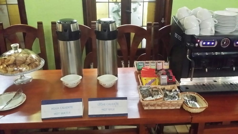 Imagen del bar/restaurante del Hotel Doña Lina. Foto 4