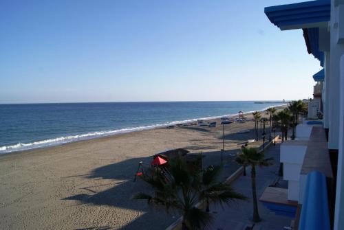 Imagen de los exteriores del Hotel Doña Luisa. Foto 4