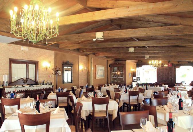 Imagen del bar/restaurante del Hotel Doña Manuela, Daimiel. Foto 2