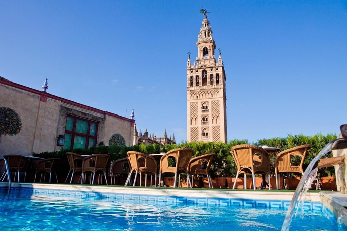 Imagen de la piscina del Hotel Doña Maria, Sevilla. Foto 18