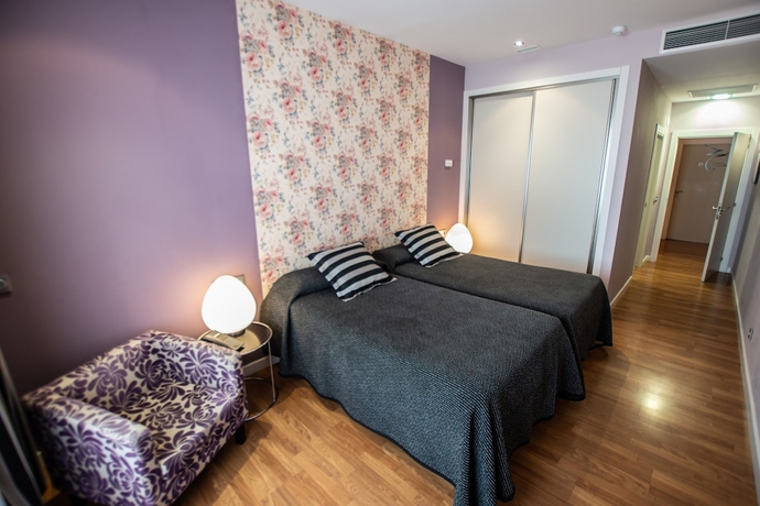 Imagen de la habitación del Hotel Doña Mayor. Foto 2