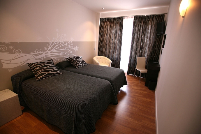 Imagen de la habitación del Hotel Doña Mayor. Foto 5