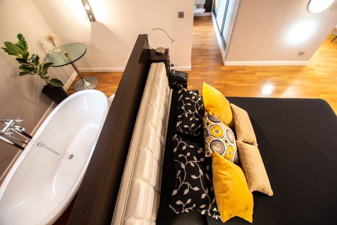 Imagen de la habitación del Hotel Doña Mayor. Foto 8