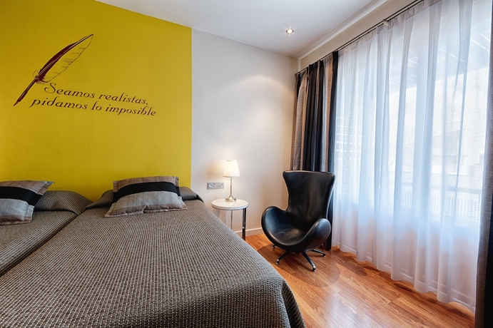 Imagen de la habitación del Hotel Doña Mayor. Foto 13