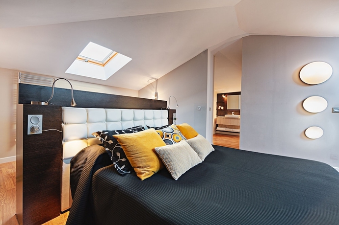 Imagen de la habitación del Hotel Doña Mayor. Foto 17