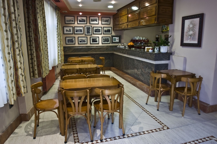 Imagen del bar/restaurante del Hotel Doña Nieves. Foto 4