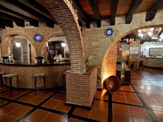 Imagen del bar/restaurante del Hotel Doña Teresa. Foto 2