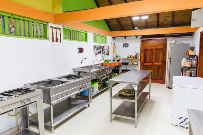 Imagen del bar/restaurante del Hotel Do&ntilde;a Triny. Foto 2