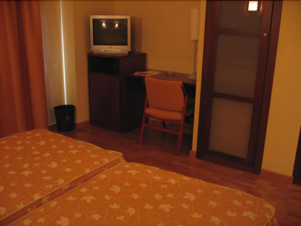 Imagen de la habitación del Hotel Doña Urraca. Foto 4