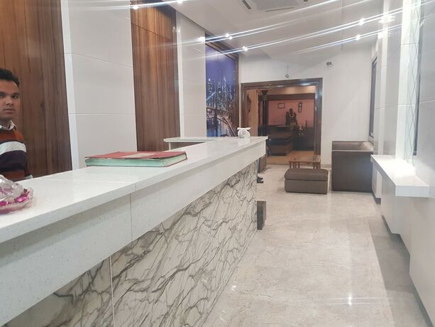 Imagen de los interiores del Hotel Doon Regency. Foto 16