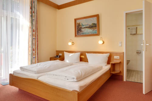 Imagen de la habitación del Hotel Dora, Bad Reichenhall. Foto 4