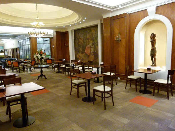 Imagen del bar/restaurante del Hotel Dorá Buenos Aires. Foto 3