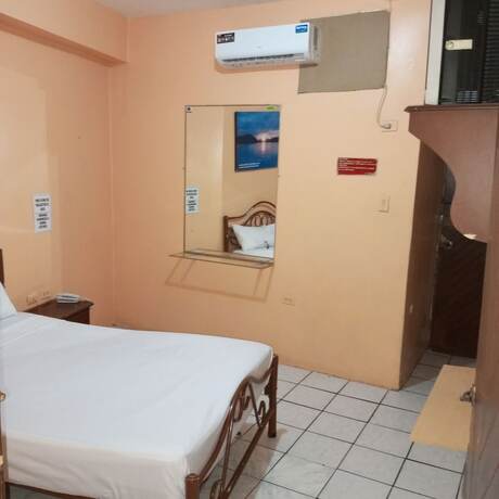 Imagen de la habitación del Hotel Dorado. Foto 14