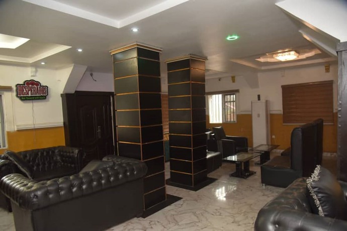 Imagen de los interiores del Hotel Dorakings. Foto 10