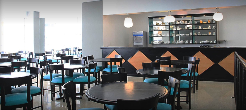 Imagen del bar/restaurante del Hotel Doral. Foto 3