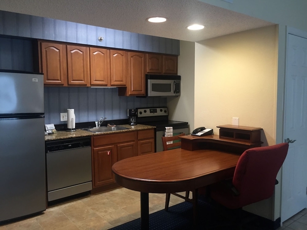 Imagen de la habitación del Hotel Doral Inn and Suites Miami Airport West. Foto 6