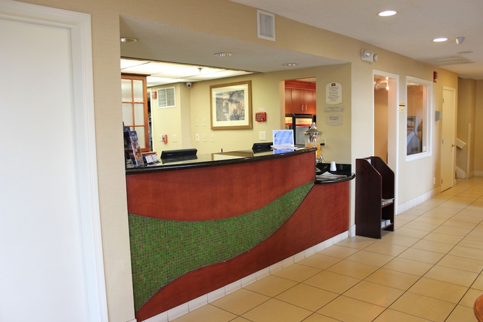 Imagen de los interiores del Hotel Doral Inn and Suites Miami Airport West. Foto 19