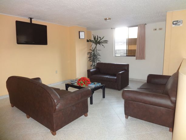 Imagen de la habitación del Hotel Doral Suites. Foto 12