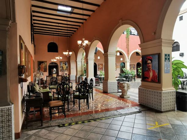 Imagen de los interiores del Hotel Doralba Inn. Foto 16