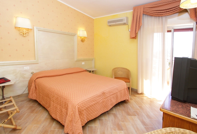 Imagen de la habitación del Hotel D'orange D'alcantara. Foto 13