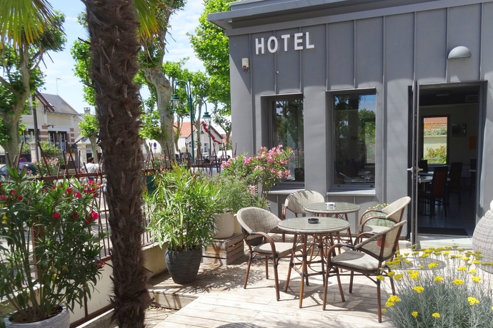 Imagen de los exteriores del Hotel D'orbigny. Foto 9