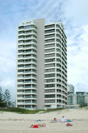 Imagen de los exteriores del Hotel Dorchester On The Beach. Foto 12
