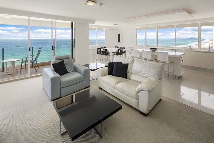 Imagen de los interiores del Hotel Dorchester On The Beach. Foto 14
