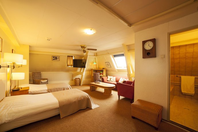 Imagen de la habitación del Hotel Dordrecht. Foto 3