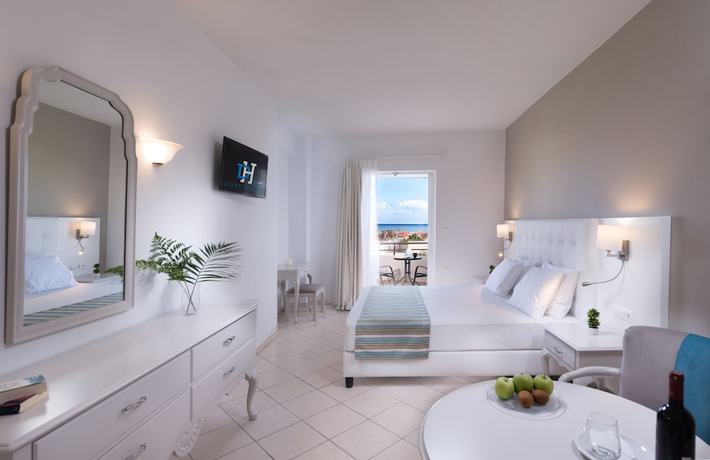 Imagen de la habitación del Hotel Dore, Aghia Marina. Foto 2