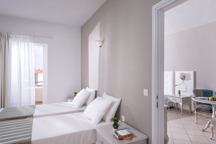 Imagen de la habitación del Hotel Dore, Aghia Marina. Foto 5