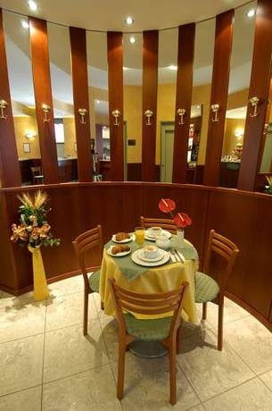 Imagen de los interiores del Hotel Dorè. Foto 11