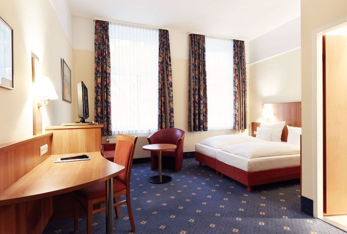 Imagen de la habitación del Hotel Doria, Dusseldorf. Foto 8