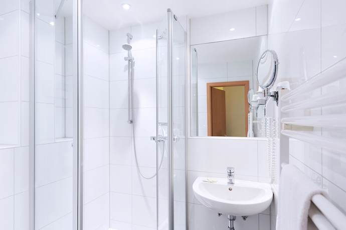 Imagen de la habitación del Hotel Doria, Dusseldorf. Foto 16