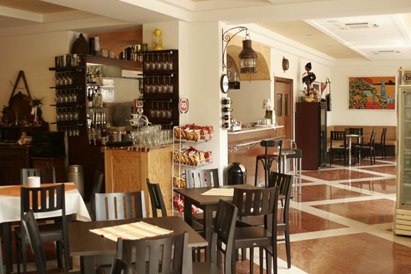 Imagen del bar/restaurante del Hotel Doria, Garda. Foto 2