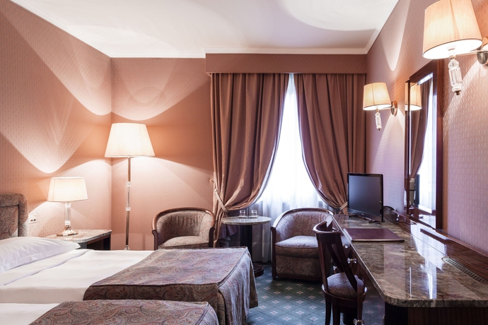 Imagen de la habitación del Hotel Doria Grand. Foto 10