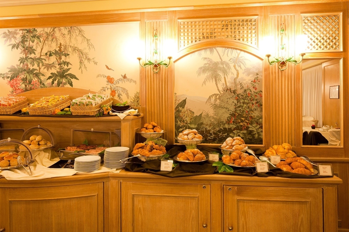 Imagen del bar/restaurante del Hotel Doria Grand. Foto 3