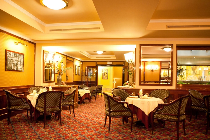 Imagen del bar/restaurante del Hotel Doria Grand. Foto 4
