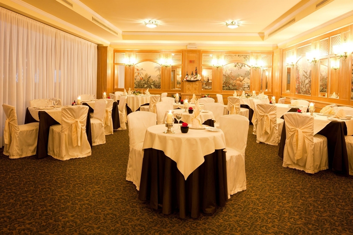 Imagen del bar/restaurante del Hotel Doria Grand. Foto 5