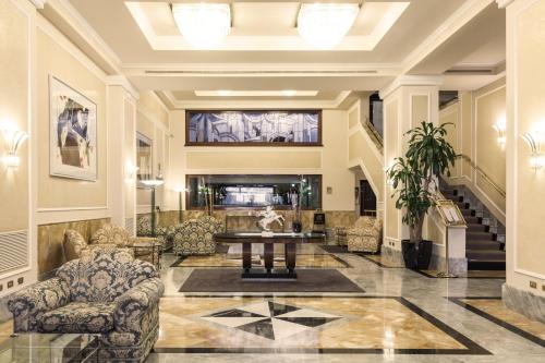 Imagen de los interiores del Hotel Doria Grand. Foto 18