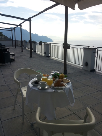 Imagen del bar/restaurante del Hotel Doria, Lone. Foto 3