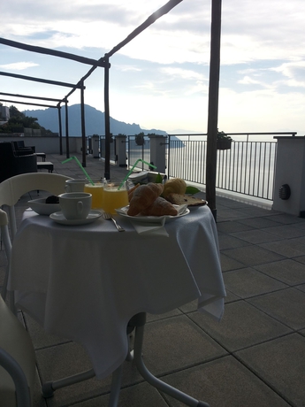Imagen de los exteriores del Hotel Doria, Lone. Foto 11