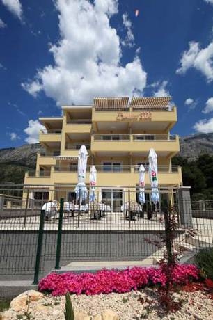 Imagen general del Hotel Dorijini Dvori. Foto 14