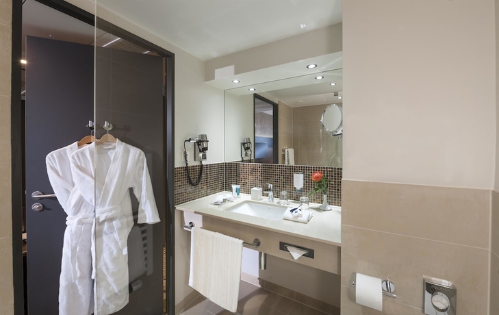 Imagen de la habitación del Hotel Dorint Airport-hotel Zürich. Foto 7