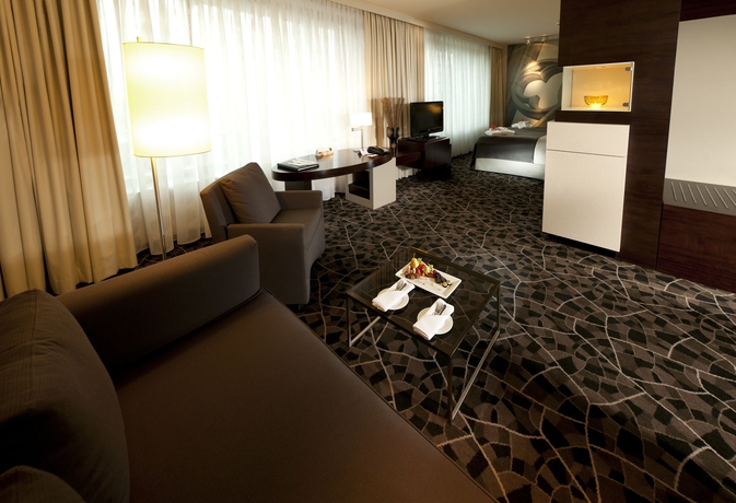 Imagen de los interiores del Hotel Dorint Am Heumarkt Köln. Foto 10