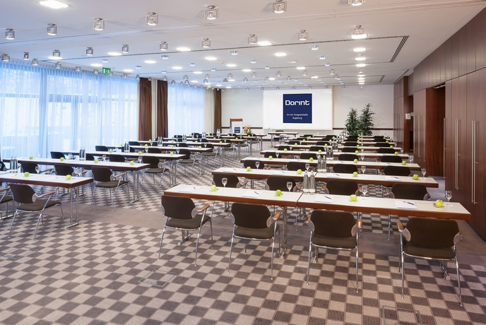 Imagen de los interiores del Hotel Dorint An der Kongresshalle. Foto 11